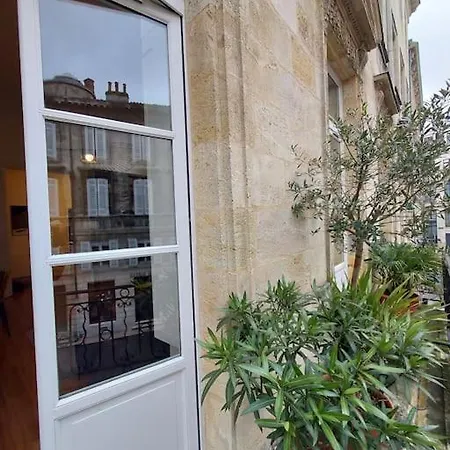 Magnifique Centre Historique Апартаменты *